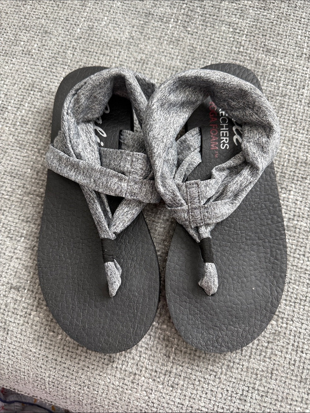 Skechers Yoga Foam Black Footbed with Gray Twist Strap Sandals